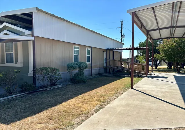 Photo 4 of Single family home for sale at 166 Holiday Rambler Dr, Whitney, TX 76692 | MLS# 21383602 | Listing updated on 2026-09-11