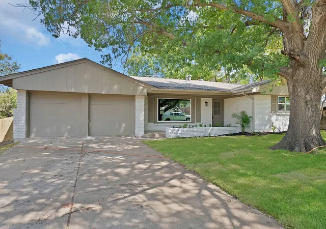 Photo 2 of Single family home for sale at 5517 Wonder Dr, Fort Worth, TX 76133 | MLS# 21383112 | Listing updated on 2026-09-13