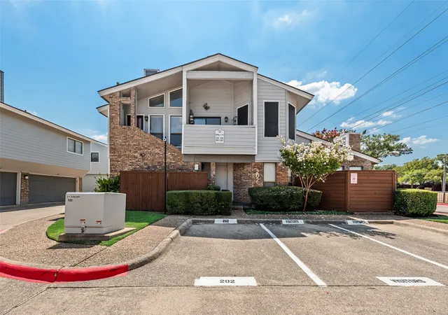 Condo for sale at 17490 Meandering Way #202, Dallas, TX 75252 | MLS# 21382376