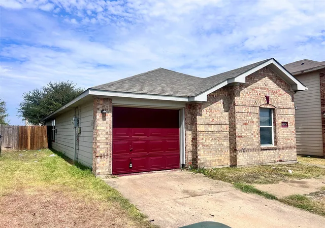 Photo 2 of Single family home for sale at 7073 Wax Berry Dr, Dallas, TX 75249 | MLS# 21383286 | Listing updated on 2026-09-12