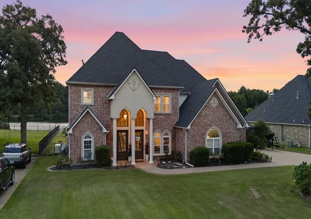 Photo 4 of Single family home for sale at 10936 Deer Crk Dr, Tyler, TX 75707 | MLS# 21383658 | Listing updated on 2026-09-30