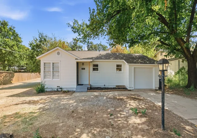 Photo 2 of Single family home for sale at 3728 Hardeman St, Fort Worth, TX 76119 | MLS# 21383663 | Listing updated on 2026-09-11