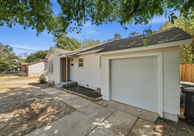 Photo 3 of Single family home for sale at 3728 Hardeman St, Fort Worth, TX 76119 | MLS# 21383663 | Listing updated on 2026-09-11