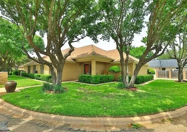Photo 1 of Single family home for sale at 55 Surrey Sq, Abilene, TX 79606 | MLS# 21335706 | Listing updated on 2026-09-11