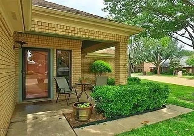 Photo 3 of Single family home for sale at 55 Surrey Sq, Abilene, TX 79606 | MLS# 21335706 | Listing updated on 2026-09-11