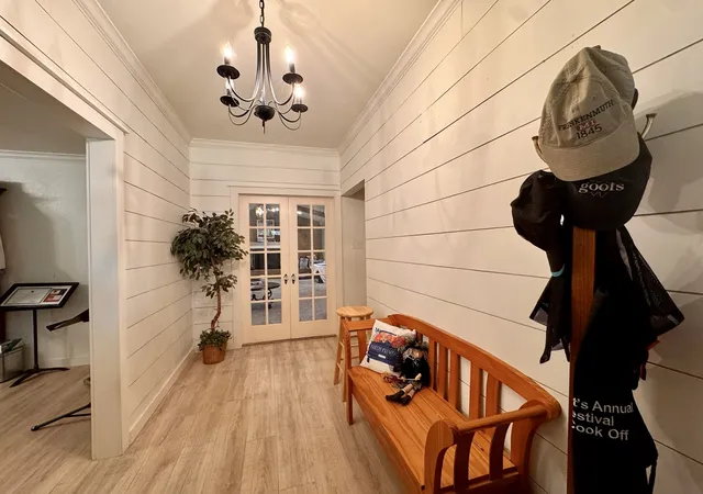 Photo 4 of Single family home for sale at 1013 Overhill Dr, Bedford, TX 76022 | MLS# 21370030 | Listing updated on 2026-09-11