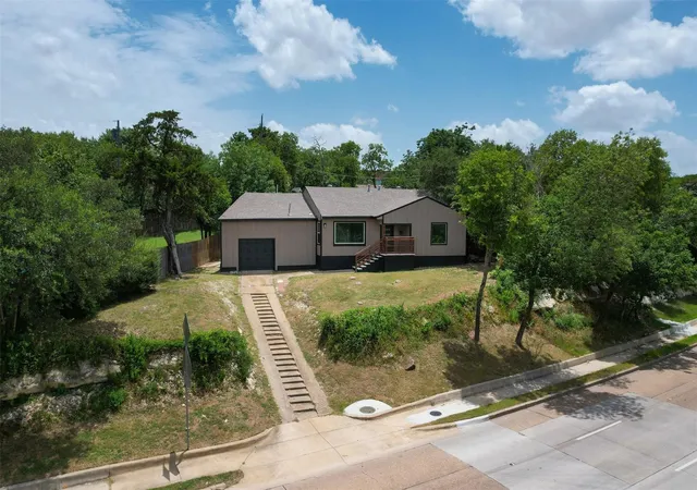 Photo 1 of Single family home for sale at 3134 W Jefferson Blvd, Dallas, TX 75211 | MLS# 21378574 | Listing updated on 2026-09-11
