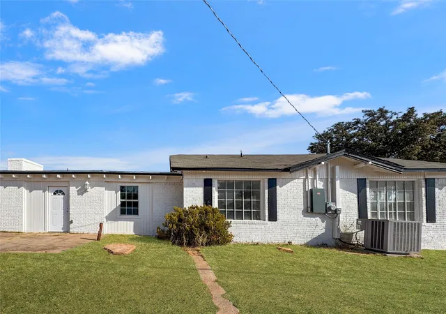 Photo 17 of Single family home for sale at 1201 Hickory, Sweetwater, TX 79556 | MLS# 21383668 | Listing updated on 2026-09-11