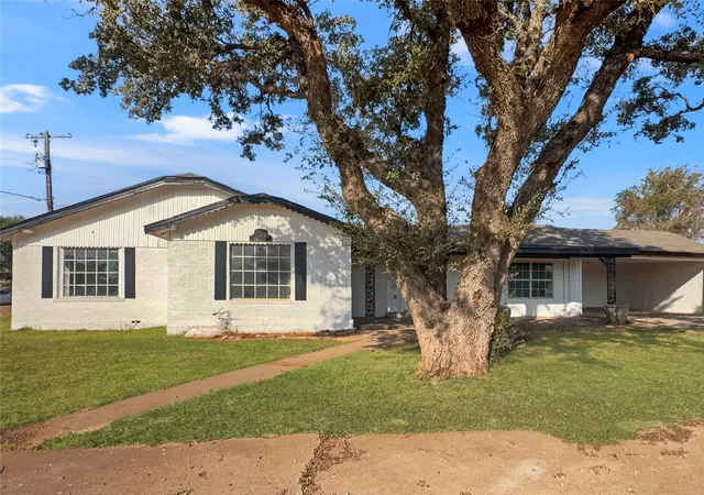 Photo 1 of Single family home for sale at 1201 Hickory, Sweetwater, TX 79556 | MLS# 21383668 | Listing updated on 2026-09-11