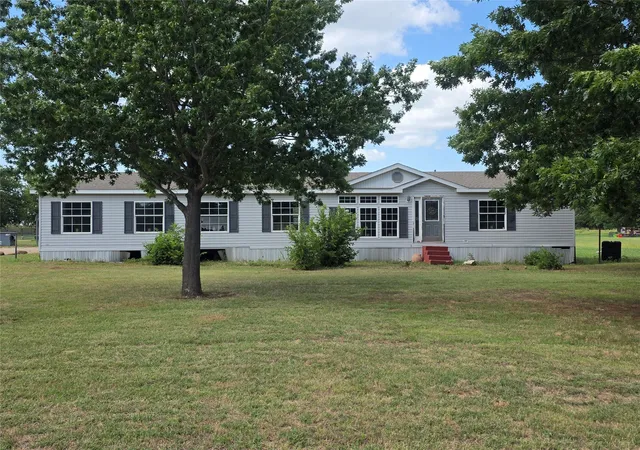 Photo 2 of Manufactured home for sale at 160 Jermyn Rd, Jermyn, TX 76459 | MLS# 21381321 | Listing updated on 2026-09-30