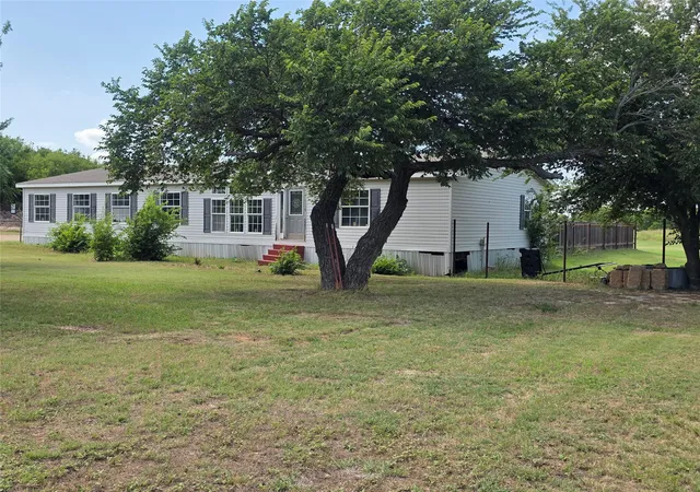 Photo 3 of Manufactured home for sale at 160 Jermyn Rd, Jermyn, TX 76459 | MLS# 21381321 | Listing updated on 2026-09-30