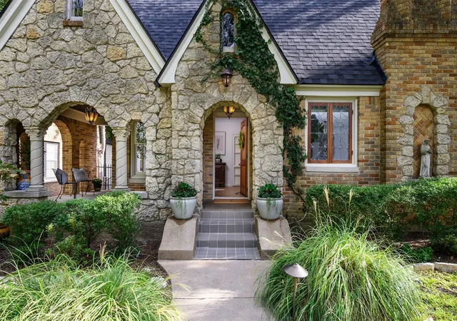 Photo 2 of Single family home for sale at 5446 Monticello Ave, Dallas, TX 75206 | MLS# 21383347 | Listing updated on 2026-09-11
