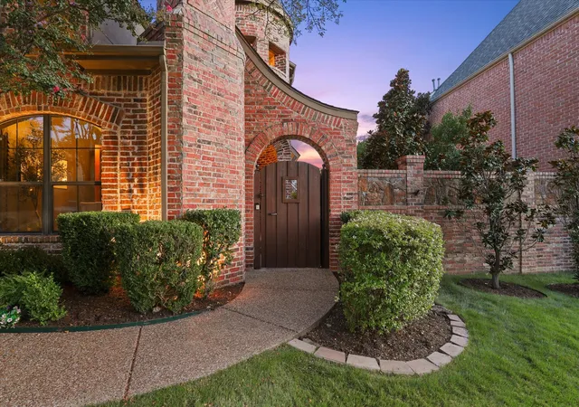 Photo 2 of Single family home for sale at 7008 Kenswick Dr, Plano, TX 75024 | MLS# 21344028 | Listing updated on 2026-10-01