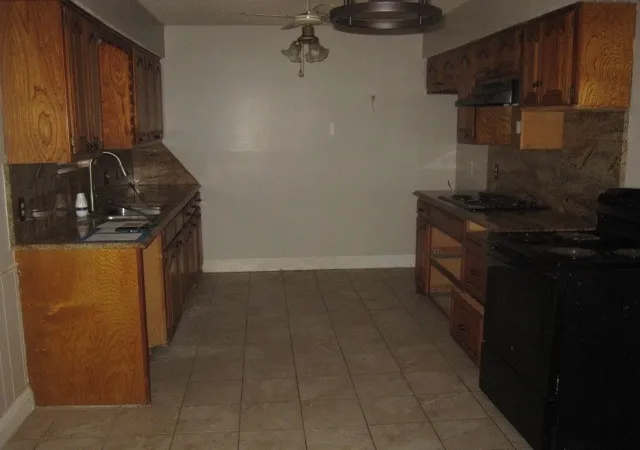Photo 4 of Single family home for sale at 411 Ashland Dr, Gainesville, TX 76240 | MLS# 21383707 | Listing updated on 2026-09-11