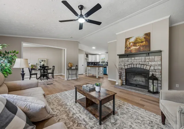 Photo 2 of Manufactured home for sale at 406 Hilltop Meadows Ct, Springtown, TX 76082 | MLS# 21380725 | Listing updated on 2026-09-29