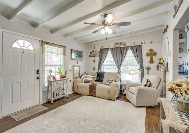 Photo 4 of Single family home for sale at 404 Calgary Rd, Azle, TX 76020 | MLS# 21383251 | Listing updated on 2026-09-11