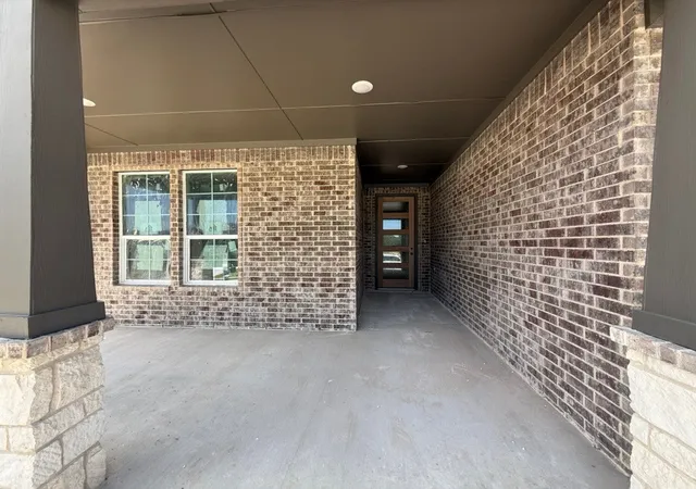 Photo 3 of Sale Pending at 513 Park Side Dr, Weatherford, TX 76087 | MLS# 21383727 | Listing updated on 2026-10-05