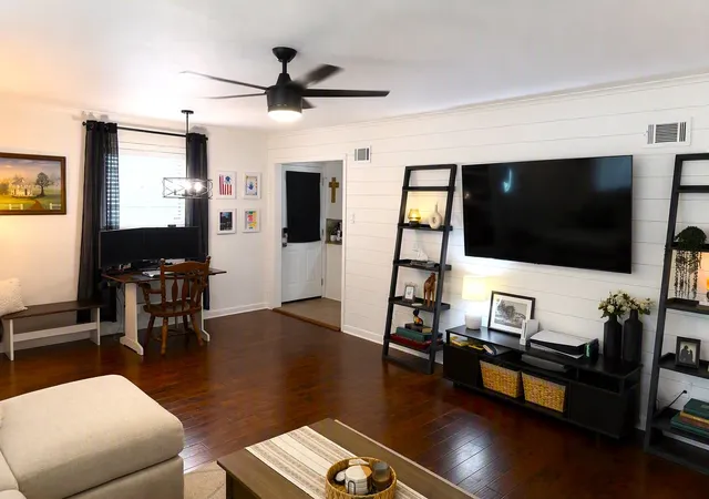 Photo 3 of Single family home for sale at 2503 Waverly Dr, Bossier City, LA 71111 | MLS# 21357475 | Listing updated on 2026-09-19