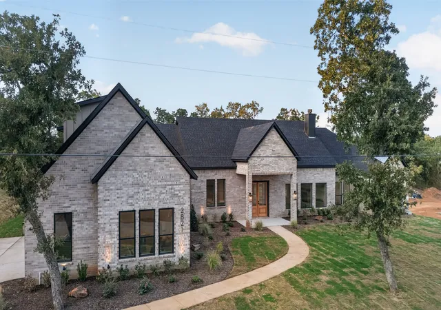 Photo 1 of Single family home for sale at 2821 Private Access Rd #73107, Burleson, TX 76028 | MLS# 21383099 | Listing updated on 2026-09-11