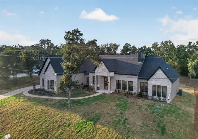 Photo 2 of Single family home for sale at 2821 Private Access Rd #73107, Burleson, TX 76028 | MLS# 21383099 | Listing updated on 2026-09-11
