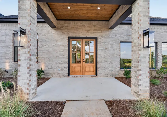 Photo 3 of Single family home for sale at 2821 Private Access Rd #73107, Burleson, TX 76028 | MLS# 21383099 | Listing updated on 2026-09-11