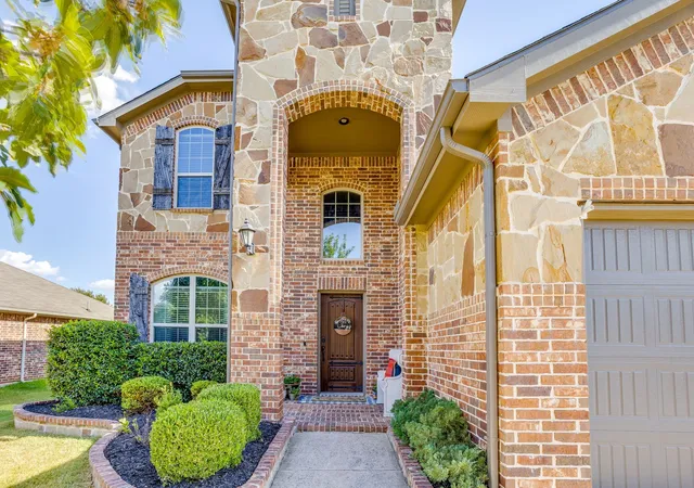Photo 1 of Single family home for sale at 352 Pin Cushion Trl, Burleson, TX 76028 | MLS# 21383345 | Listing updated on 2026-09-11