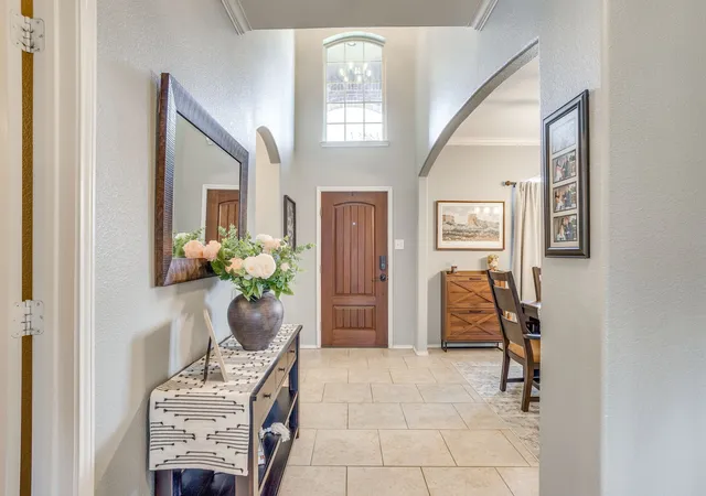 Photo 3 of Single family home for sale at 352 Pin Cushion Trl, Burleson, TX 76028 | MLS# 21383345 | Listing updated on 2026-09-11