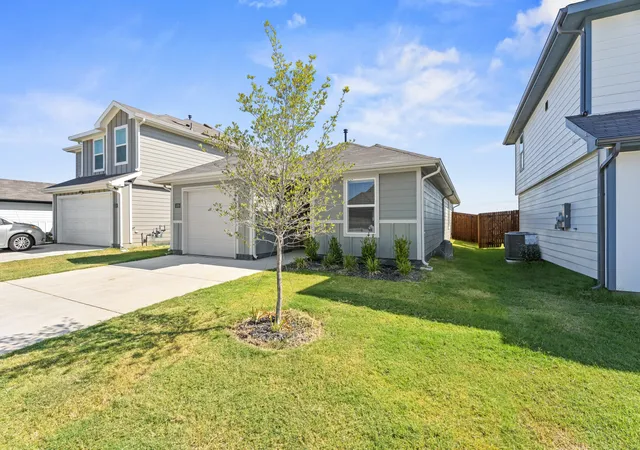 Photo 3 of Single family home for sale at 5509 Corduroy Rd, Krum, TX 76249 | MLS# 21383738 | Listing updated on 2026-09-14