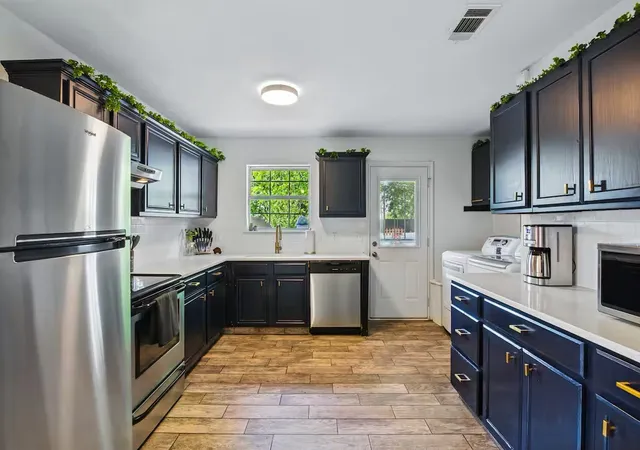Photo 4 of Single family home for sale at 6735 Webster St, Dallas, TX 75209 | MLS# 21383744 | Listing updated on 2026-09-11