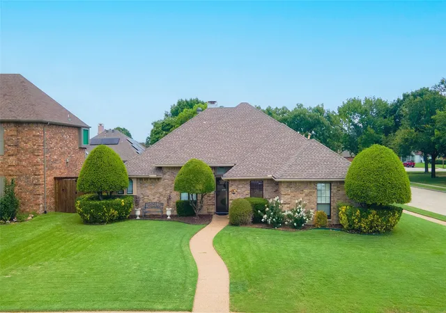 Photo 1 of Single family home for sale at 6500 Gatlin Pl, Plano, TX 75023 | MLS# 21383469 | Listing updated on 2026-09-11