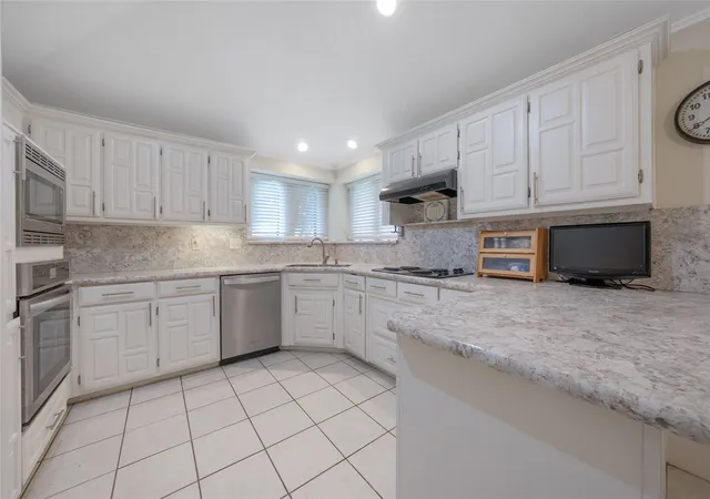 Photo 4 of Single family home for sale at 6500 Gatlin Pl, Plano, TX 75023 | MLS# 21383469 | Listing updated on 2026-09-11