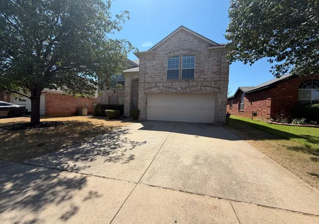 Photo 2 of Single family home for sale at 605 Prairie Gulch Dr, Fort Worth, TX 76140 | MLS# 21383728 | Listing updated on 2026-09-11