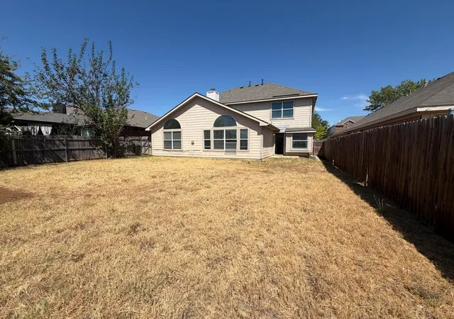 Photo 3 of Single family home for sale at 605 Prairie Gulch Dr, Fort Worth, TX 76140 | MLS# 21383728 | Listing updated on 2026-09-11
