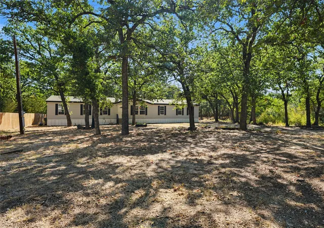 Photo 1 of Manufactured home for sale at 109 Summers Cir, Azle, TX 76020 | MLS# 21381593 | Listing updated on 2026-09-11