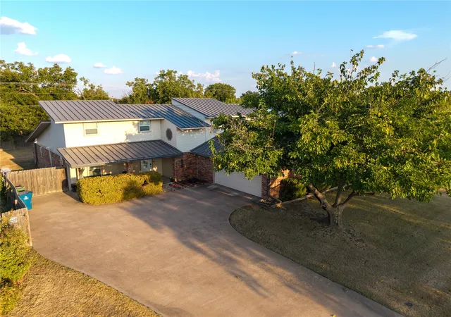 Photo 1 of Single family home for sale at 124 Freese Dr, Sanger, TX 76266 | MLS# 21382793 | Listing updated on 2026-09-11