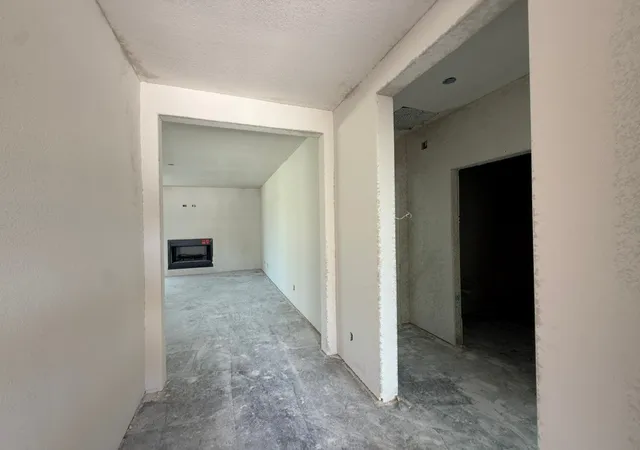 Photo 3 of Single family home for sale at 532 Waterford Park Blvd, Weatherford, TX 76087 | MLS# 21383765 | Listing updated on 2026-09-14