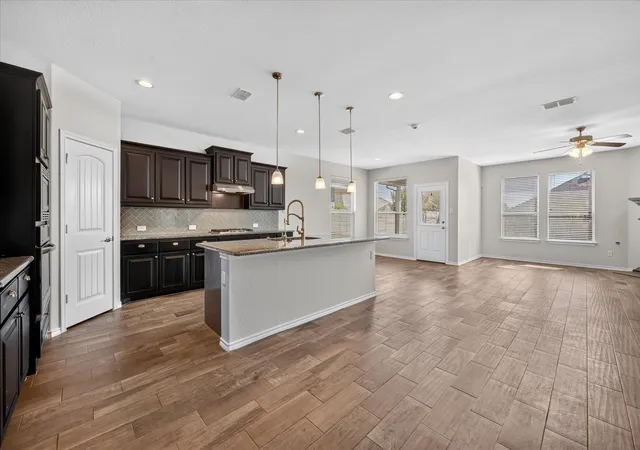 Photo 3 of Single family home for sale at 904 Dove Cvs, Argyle, TX 76226 | MLS# 21382792 | Listing updated on 2026-09-11