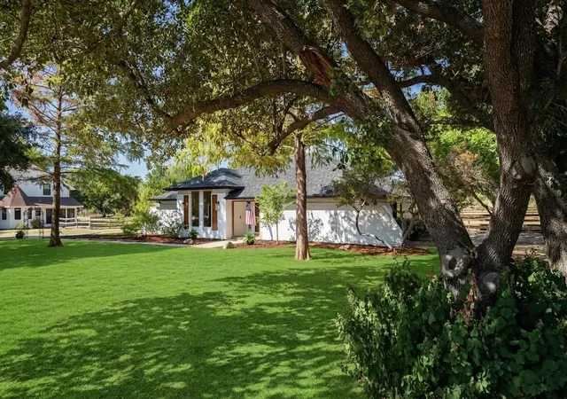 Photo 3 of Single family home for sale at 120 Park Ln, Double Oak, TX 75077 | MLS# 21380193 | Listing updated on 2026-10-03