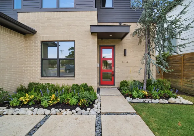 Photo 2 of Single family home for sale at 4634 Newmore Ave, Dallas, TX 75209 | MLS# 21383556 | Listing updated on 2026-09-11
