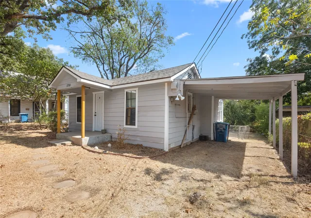 Photo 3 of Single family home for sale at 1718 S Fannin Ave, Denison, TX 75020 | MLS# 21382482 | Listing updated on 2026-09-11
