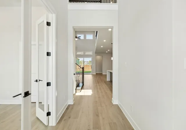 Photo 3 of Single family home for sale at 9156 Emory Oak Dr, Frisco, TX 75035 | MLS# 21383695 | Listing updated on 2026-09-10