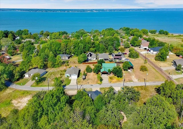 Photo 3 of Single family home for sale at 460 Admiral Dr, Gun Barrel City, TX 75156 | MLS# 21380968 | Listing updated on 2026-09-11