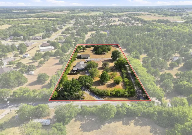 Photo 1 of Single family home for sale at 2626 Dripping Springs Rd, Sherman, TX 75090 | MLS# 21382309 | Listing updated on 2026-10-04
