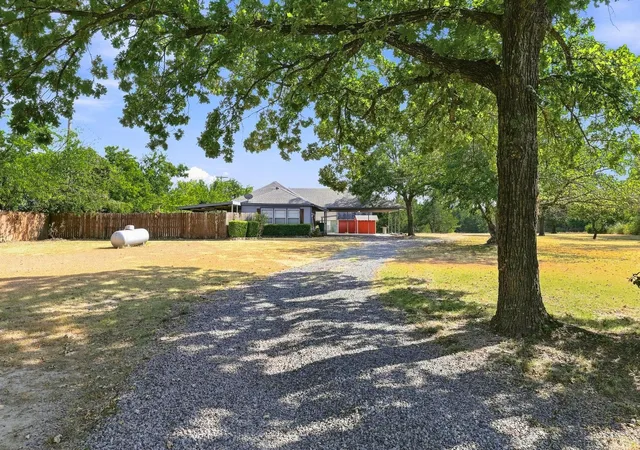 Photo 2 of Single family home for sale at 2626 Dripping Springs Rd, Sherman, TX 75090 | MLS# 21382309 | Listing updated on 2026-10-04