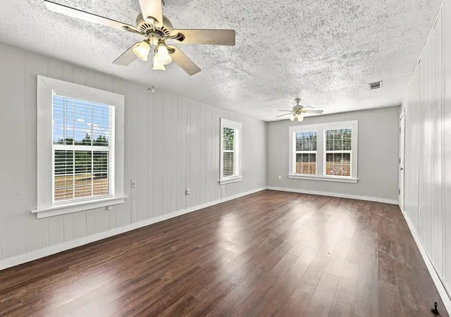 Photo 3 of Single family home for sale at 2626 Dripping Springs Rd, Sherman, TX 75090 | MLS# 21382309 | Listing updated on 2026-10-04