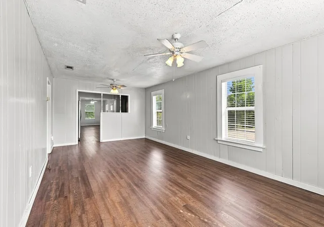 Photo 4 of Single family home for sale at 2626 Dripping Springs Rd, Sherman, TX 75090 | MLS# 21382309 | Listing updated on 2026-10-04