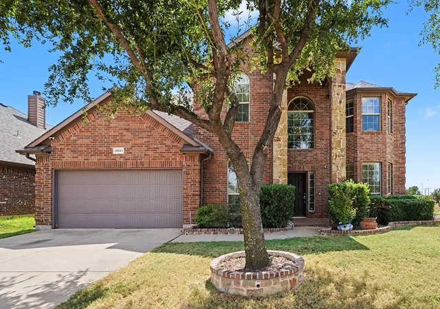 Single family home for sale at 10041 Red Blf Ln, Fort Worth, TX 76177 | MLS# 21377143