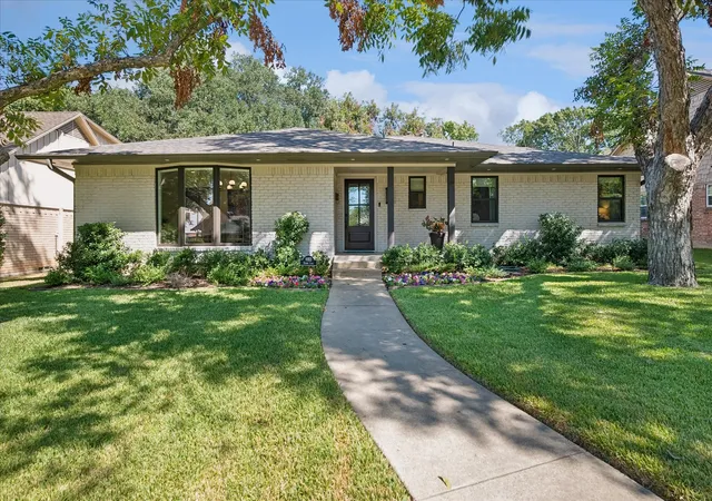 Photo 1 of Sale Pending at 9553 Estate Ln, Dallas, TX 75238 | MLS# 21379468 | Listing updated on 2026-09-19