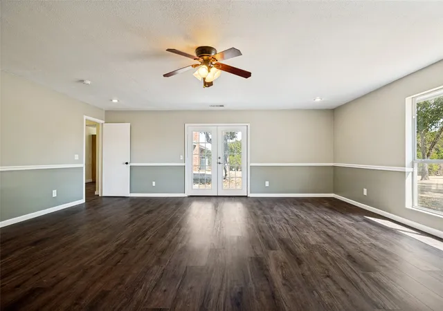 Photo 3 of Single family home for sale at 2406 County Rd 852, Mc Kinney, TX 75071 | MLS# 21376354 | Listing updated on 2026-10-06