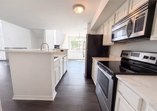 Photo 3 of Condo for sale at 2311 Balsam Dr #H210, Arlington, TX 76006 | MLS# 21383603 | Listing updated on 2026-09-11